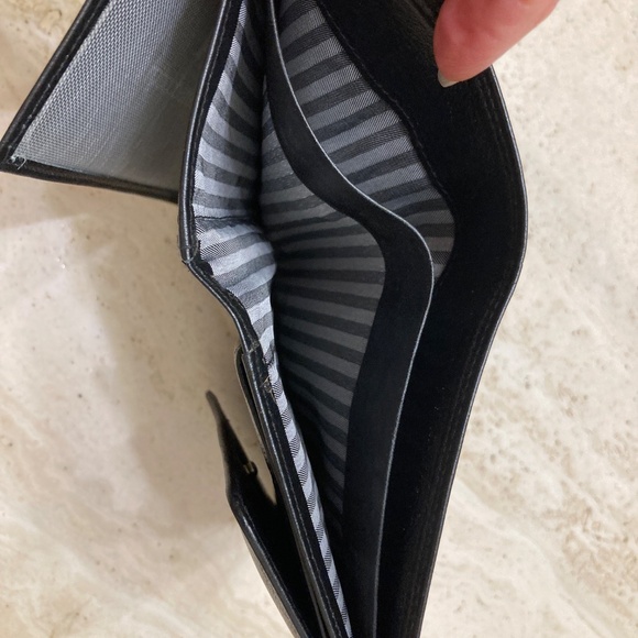 Roccobarocco Trifold Black Vegan Italian Leather Wallet - Picture 6 of 7